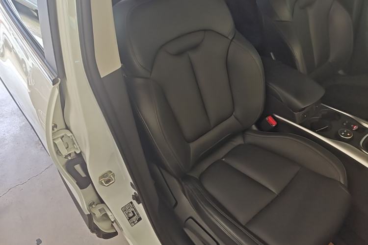 Used Renault Kadjar 2016 2.0L Two-Wheel Drive Prestige Edition Right Front Seat