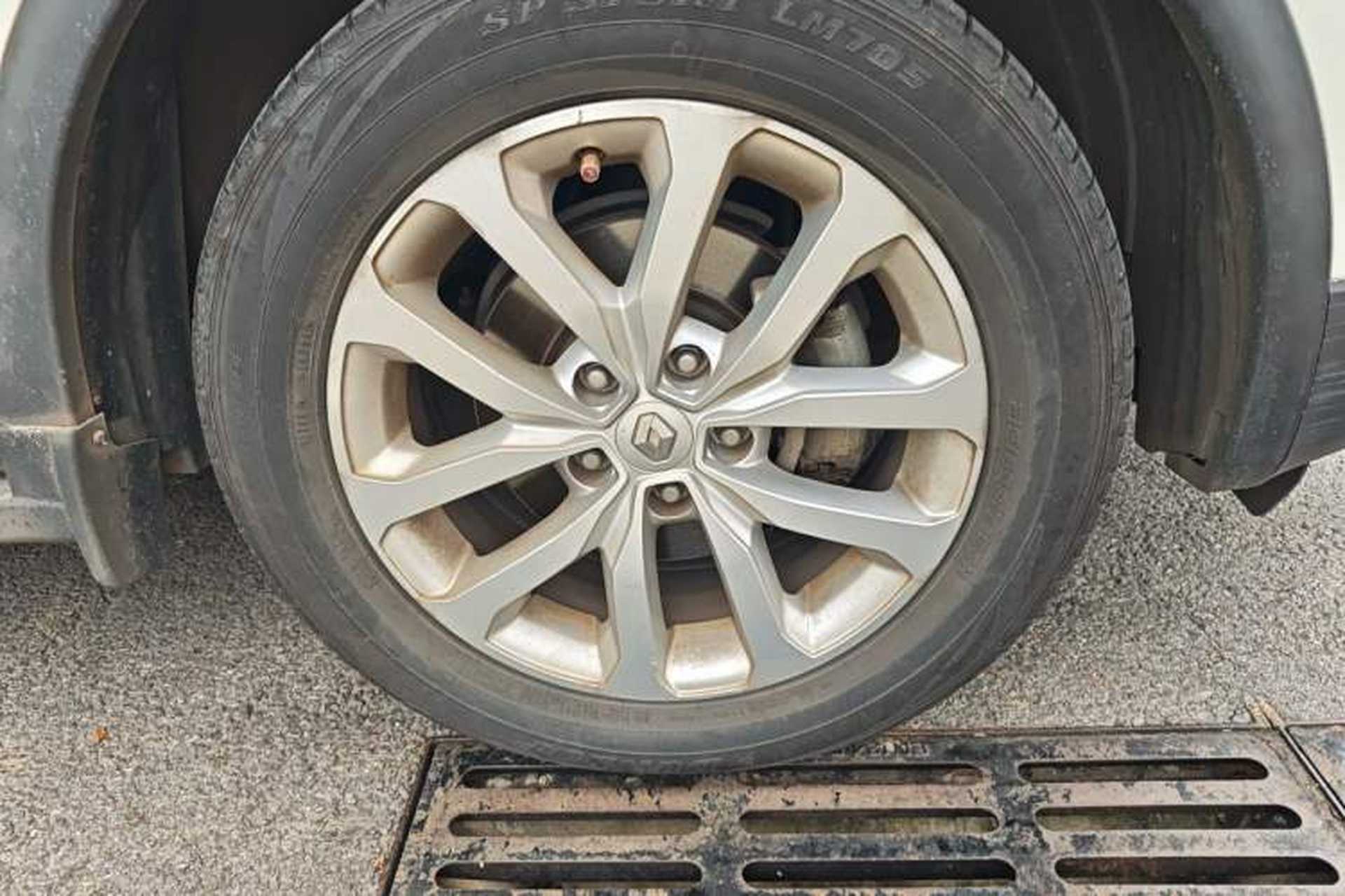 Used Renault Kadjar 2016 2.0L Two-Wheel Drive Leading Edition Right Front Wheel Hub