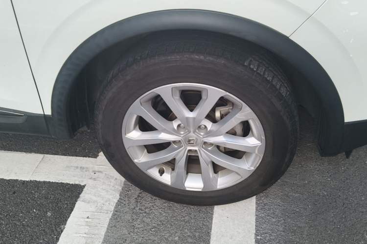 Used Renault Kadjar 2016 2.0L Two-Wheel-Drive Luxury Edition Right Front Wheel Hub