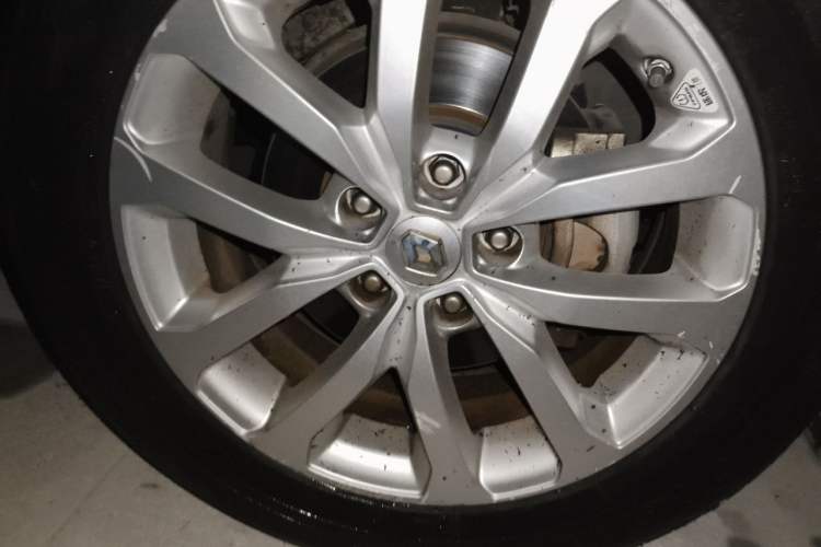 Used Renault Kadjar 2016 2.0L Two-Wheel-Drive Luxury Edition Right Front Wheel Hub