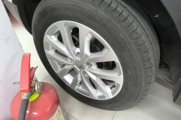 Used Renault Kadjar 2016 2.0L Two-Wheel-Drive Luxury Edition Right Rear Wheel Hub