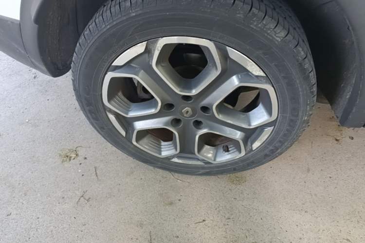 Used Renault Kadjar 2016 2.0L Two-Wheel Drive Prestige Edition Right Rear Wheel Hub