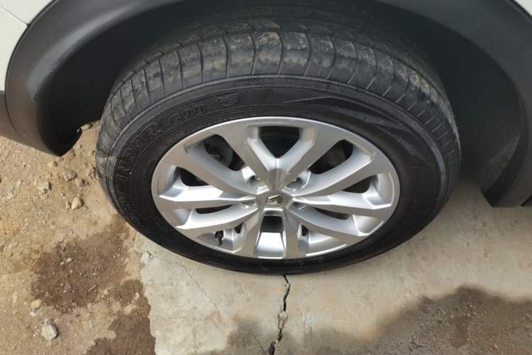 Used Renault Kadjar 2016 2.0L Two-Wheel-Drive Luxury Edition Right Rear Wheel Hub