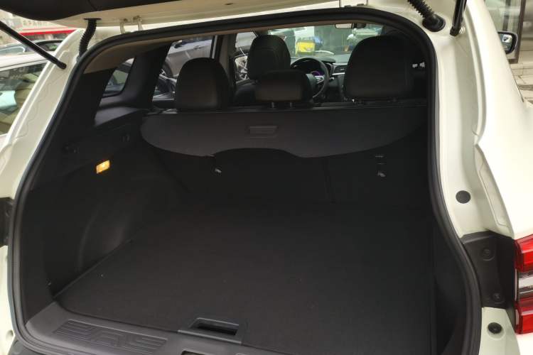 Used Renault Kadjar 2016 2.0L Two-Wheel-Drive Luxury Edition Trunk