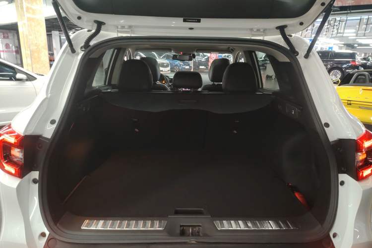 Used Renault Kadjar 2016 2.0L Two-Wheel Drive Prestige Edition Trunk