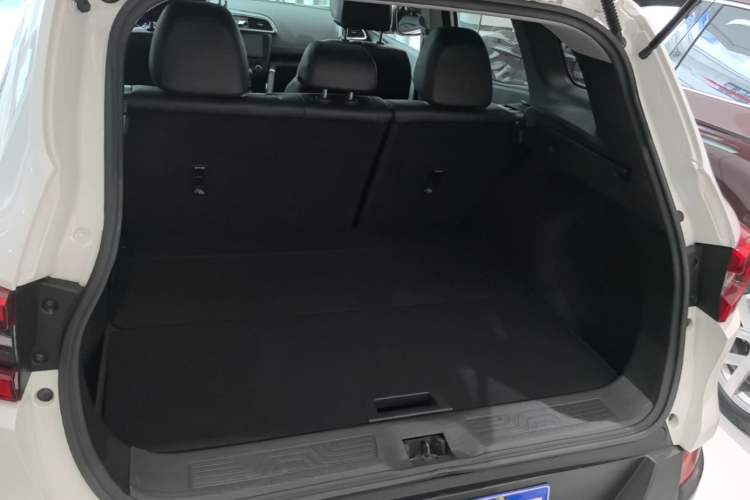 Used Renault Kadjar 2016 2.0L Two-Wheel Drive Leading Edition Trunk