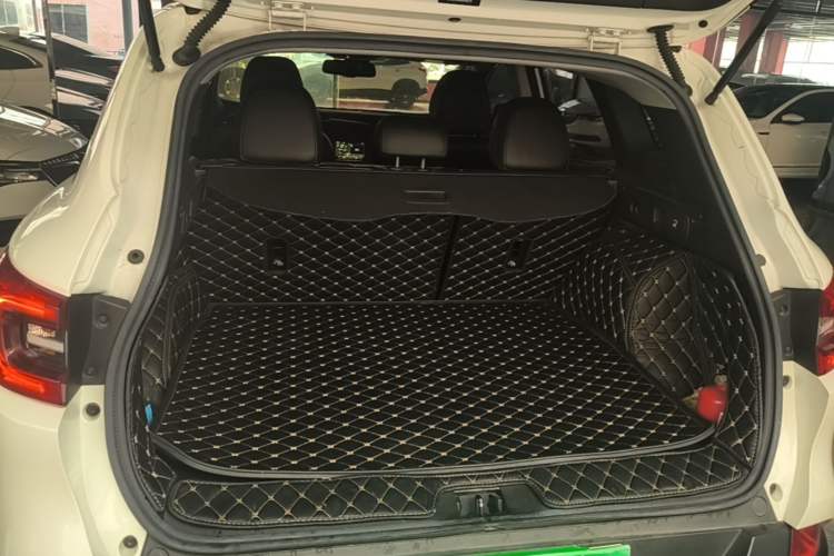 Used Renault Kadjar 2016 2.0L Two-Wheel Drive Prestige Edition Trunk