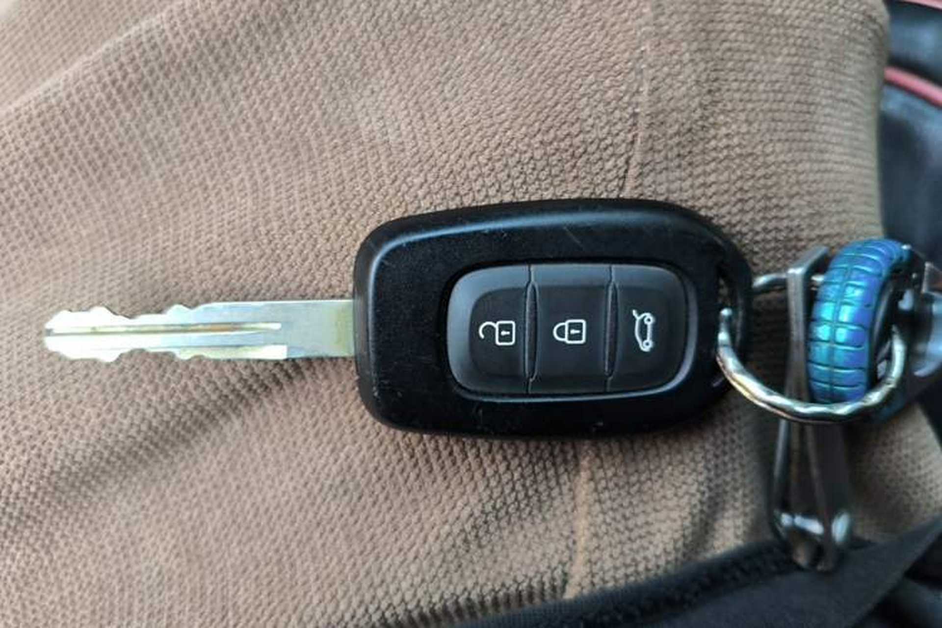 Used Renault Kadjar 2016 2.0L Two-Wheel Drive Leading Edition Vehicle Key