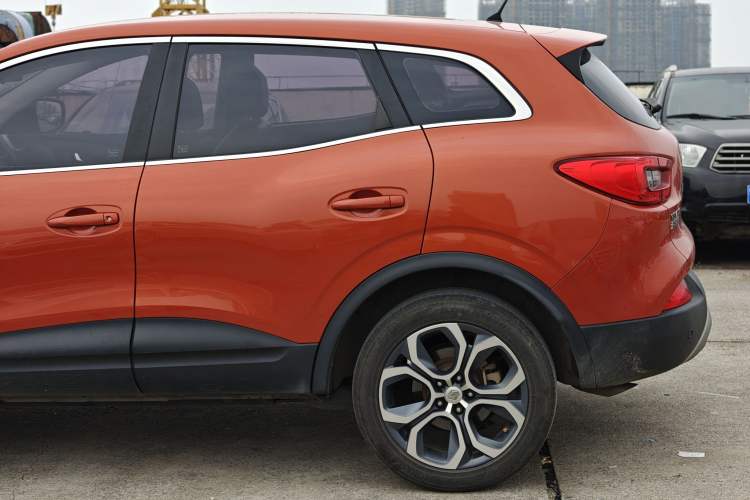 Used Renault Kadjar 2016 2.0L Two-Wheel Drive Comfort Edition Exterior 9