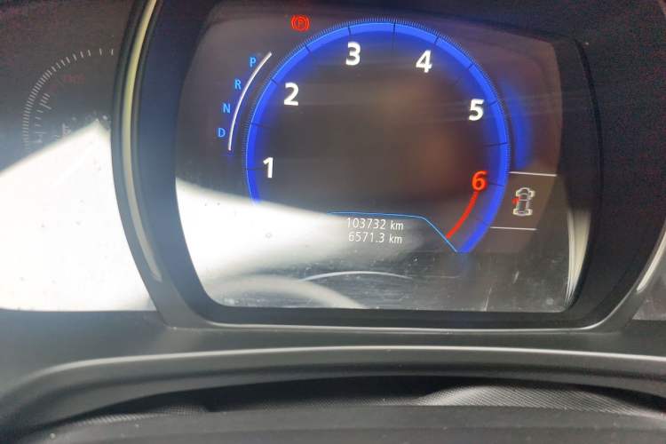 Used Renault Kadjar 2016 2.0L Two-Wheel-Drive Luxury Edition Odometer Close Up