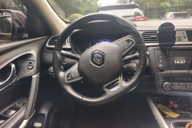 Used Renault Kadjar 2016 2.0L Two-Wheel-Drive Luxury Edition Steering Wheel