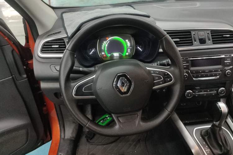 Used Renault Kadjar 2016 2.0L Two-Wheel Drive Comfort Edition Steering Wheel