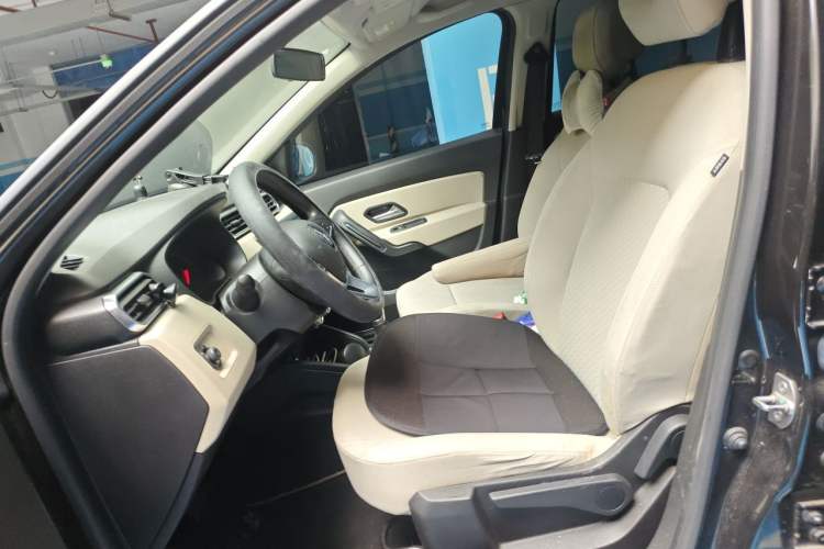 Used Renault Kadjar 2017 2.0L Four-Wheel Drive Premium Edition Left Front Seat