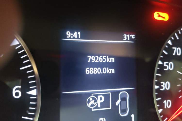 Used Renault Kadjar 2017 2.0L Four-Wheel Drive Premium Edition Odometer Close Up