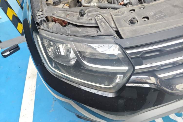 Used Renault Kadjar 2017 2.0L Four-Wheel Drive Premium Edition Right Front Headlight