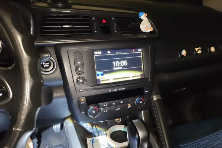 Used Renault Kadjar 2017 2.0L Two-Wheel Drive Luxury Edition Audio And AC Panel