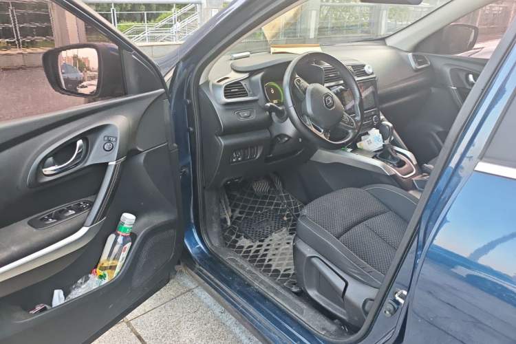 Used Renault Kadjar 2017 2.0L Two-Wheel Drive Comfort Edition Driver Seat