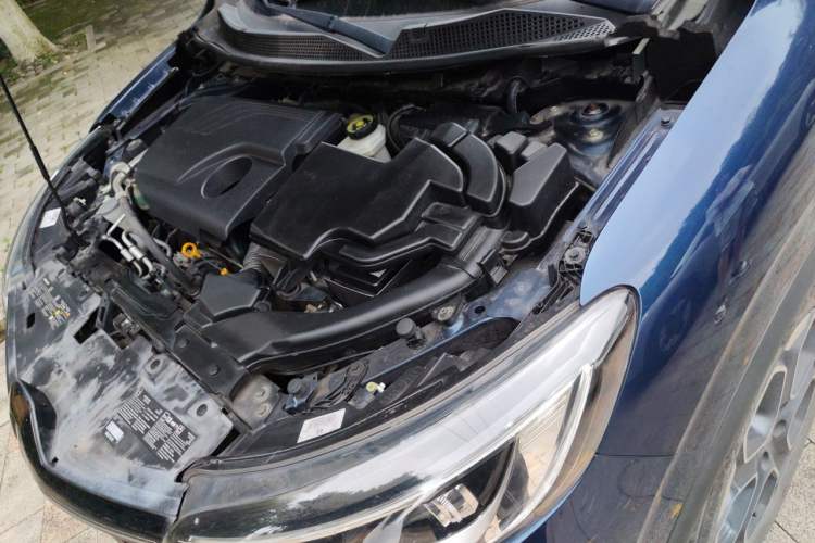 Used Renault Kadjar 2017 2.0L Two-Wheel-Drive Leading Edition Engine Bay Left