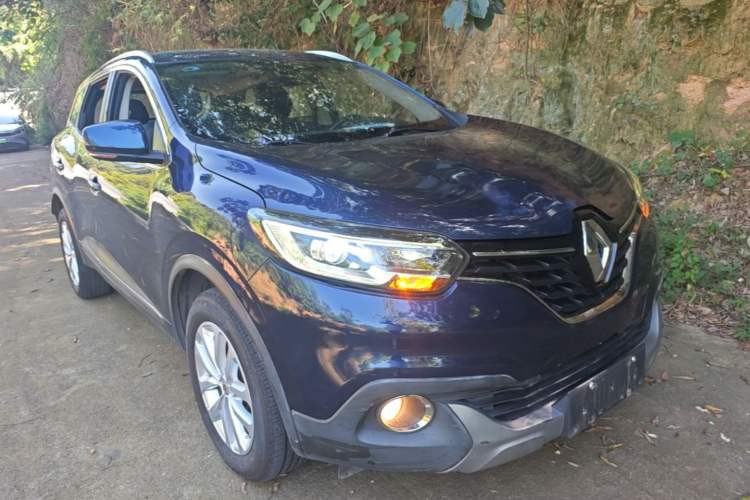 Used Renault Kadjar 2017 2.0L Two-Wheel Drive Comfort Edition Front Right 45 Deg