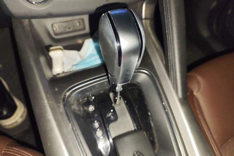 Used Renault Kadjar 2017 2.0L Two-Wheel Drive Luxury Edition Gear Lever