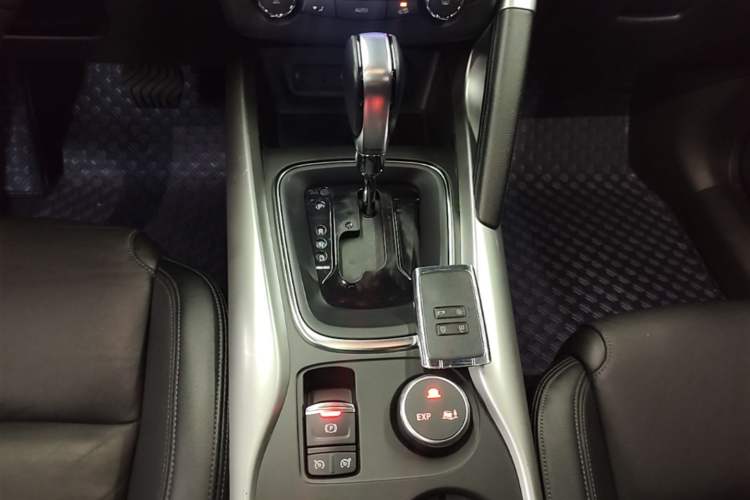Used Renault Kadjar 2017 2.0L Two-Wheel Drive Luxury Edition Gear Lever