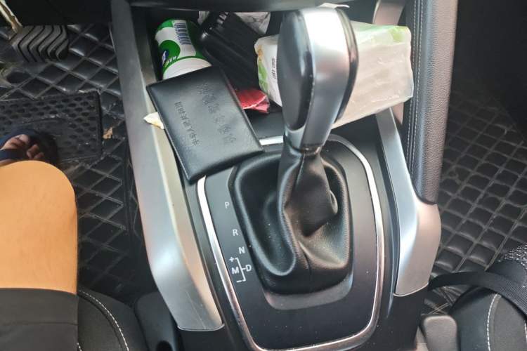 Used Renault Kadjar 2017 2.0L Two-Wheel Drive Comfort Edition Gear Lever