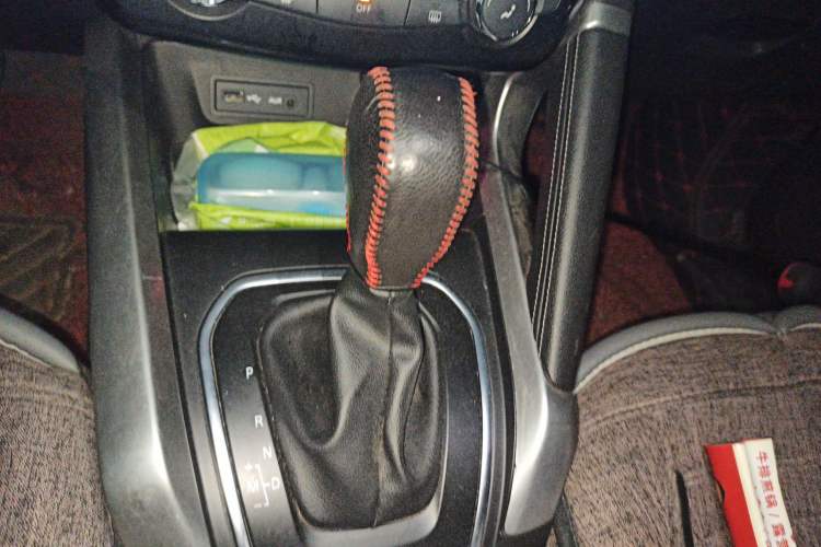 Used Renault Kadjar 2017 2.0L Two-Wheel Drive Fashion Edition Gear Lever
