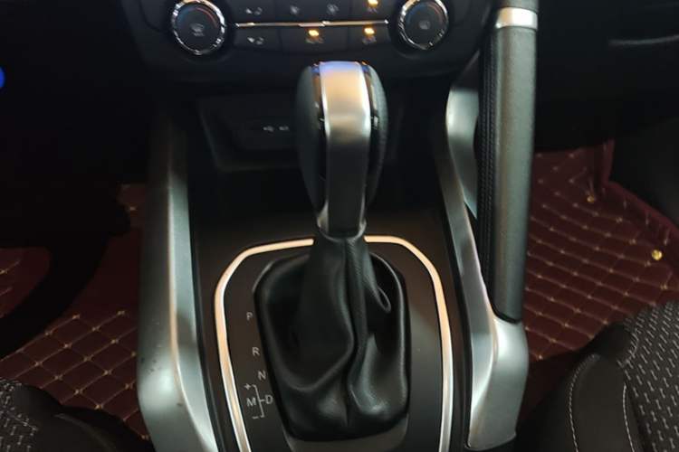 Used Renault Kadjar 2017 2.0L Two-Wheel Drive Comfort Edition Gear Lever
