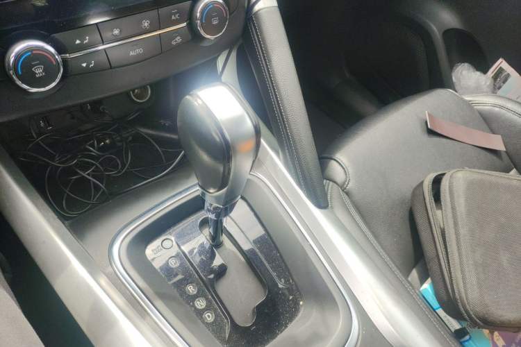 Used Renault Kadjar 2017 2.0L Two-Wheel-Drive Leading Edition Gear Lever