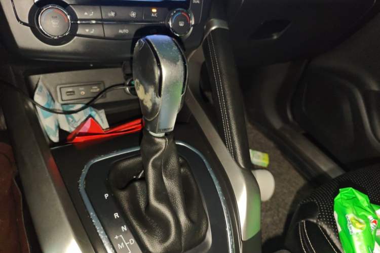 Used Renault Kadjar 2017 2.0L Two-Wheel Drive Comfort Edition Gear Lever