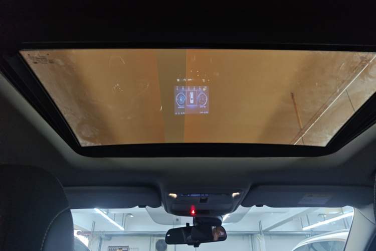 Used Renault Kadjar 2017 2.0L Two-Wheel Drive Comfort Edition Headliner