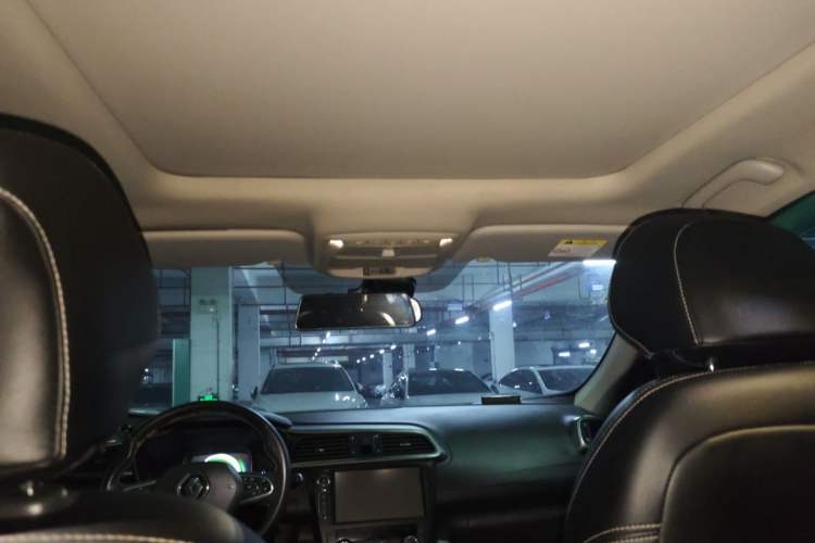 Used Renault Kadjar 2017 2.0L Two-Wheel Drive Comfort Edition Headliner