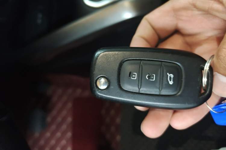 Used Renault Kadjar 2017 2.0L Two-Wheel Drive Comfort Edition Interior 1