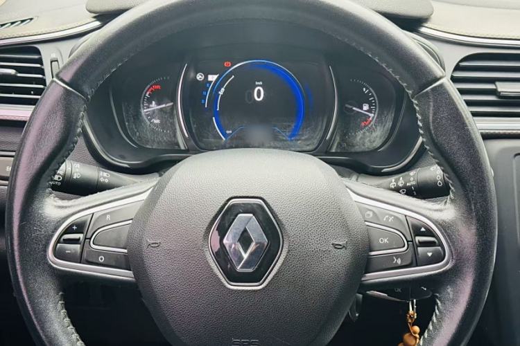 Used Renault Kadjar 2017 2.0L Two-Wheel-Drive Leading Edition Interior 2