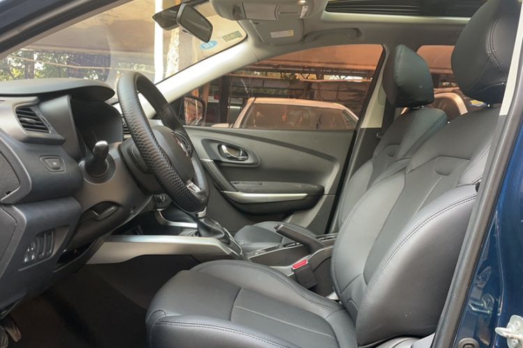 Used Renault Kadjar 2017 2.0L Two-Wheel Drive Comfort Edition Interior 3