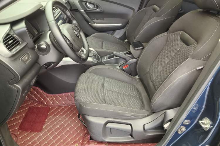 Used Renault Kadjar 2017 2.0L Two-Wheel Drive Comfort Edition Interior 4