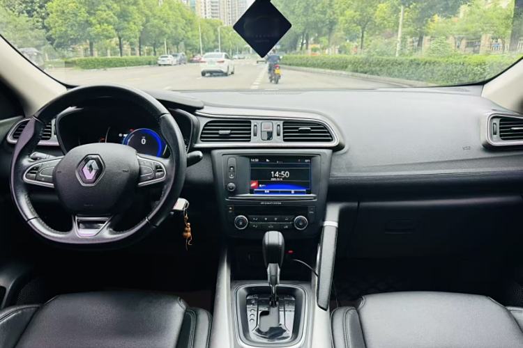 Used Renault Kadjar 2017 2.0L Two-Wheel-Drive Leading Edition Interior 6