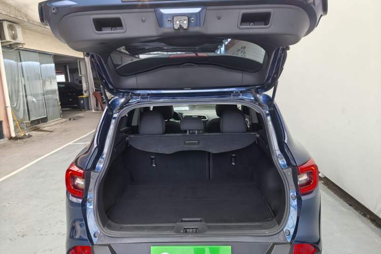 Used Renault Kadjar 2017 2.0L Two-Wheel Drive Comfort Edition Interior 6