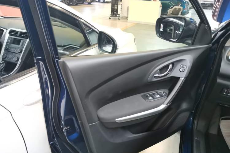 Used Renault Kadjar 2017 2.0L Two-Wheel Drive Fashion Edition Interior 7
