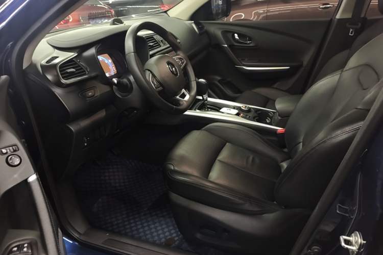 Used Renault Kadjar 2017 2.0L Two-Wheel Drive Luxury Edition Left Front Seat