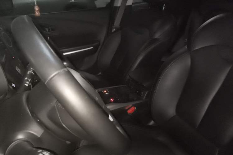 Used Renault Kadjar 2017 2.0L Two-Wheel Drive Luxury Edition Left Front Seat