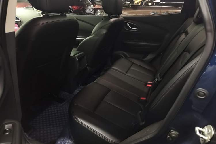 Used Renault Kadjar 2017 2.0L Two-Wheel Drive Luxury Edition Left Rear Seat