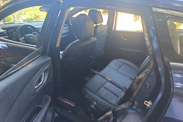Used Renault Kadjar 2017 2.0L Two-Wheel Drive Comfort Edition Left Rear Seat