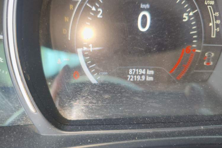 Used Renault Kadjar 2017 2.0L Two-Wheel Drive Comfort Edition Odometer Close Up
