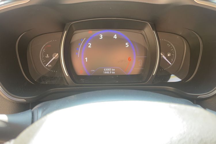 Used Renault Kadjar 2017 2.0L Two-Wheel Drive Luxury Edition Odometer Close Up