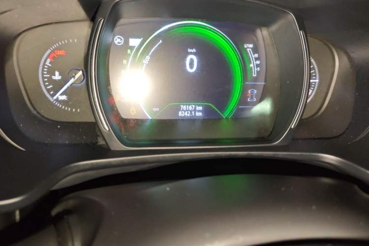 Used Renault Kadjar 2017 2.0L Two-Wheel Drive Comfort Edition Odometer Close Up