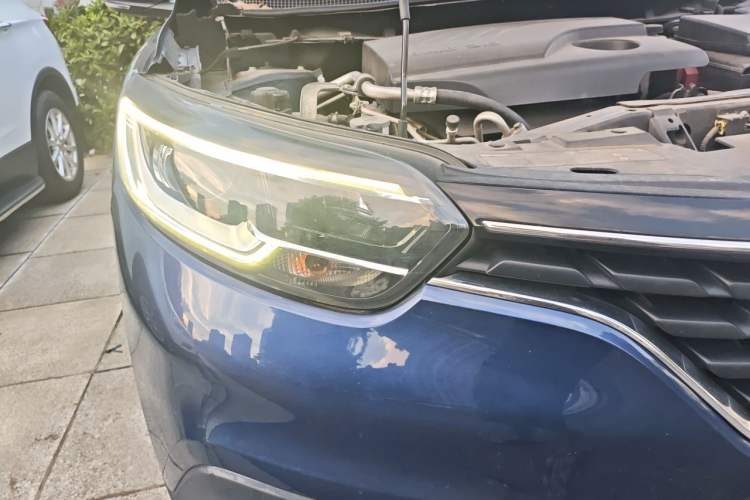 Used Renault Kadjar 2017 2.0L Two-Wheel Drive Comfort Edition Right Front Headlight