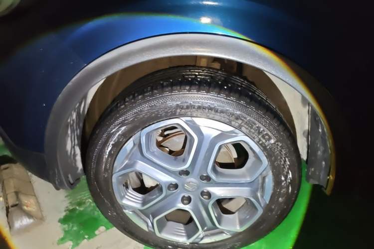 Used Renault Kadjar 2017 2.0L Two-Wheel Drive Luxury Edition Right Front Wheel Hub