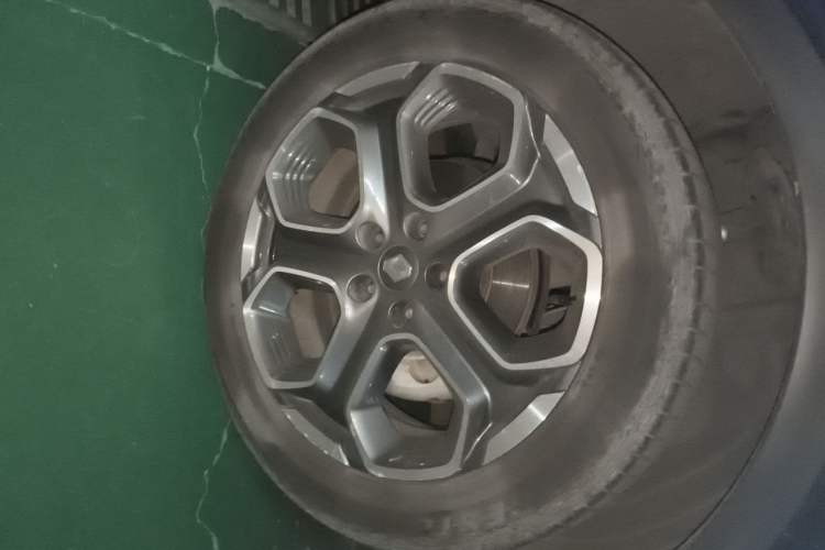 Used Renault Kadjar 2017 2.0L Two-Wheel Drive Luxury Edition Right Front Wheel Hub