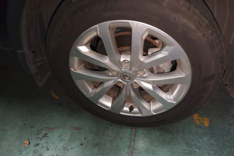 Used Renault Kadjar 2017 2.0L Two-Wheel Drive Comfort Edition Right Front Wheel Hub